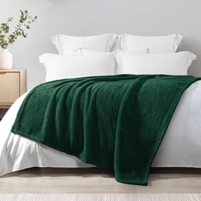 Exclusivo Mezcla Soft Fleece Throw Blanket for Couch, Super Soft Velvet Plush Bed Blanket, 50x60 Inches, Forest Green