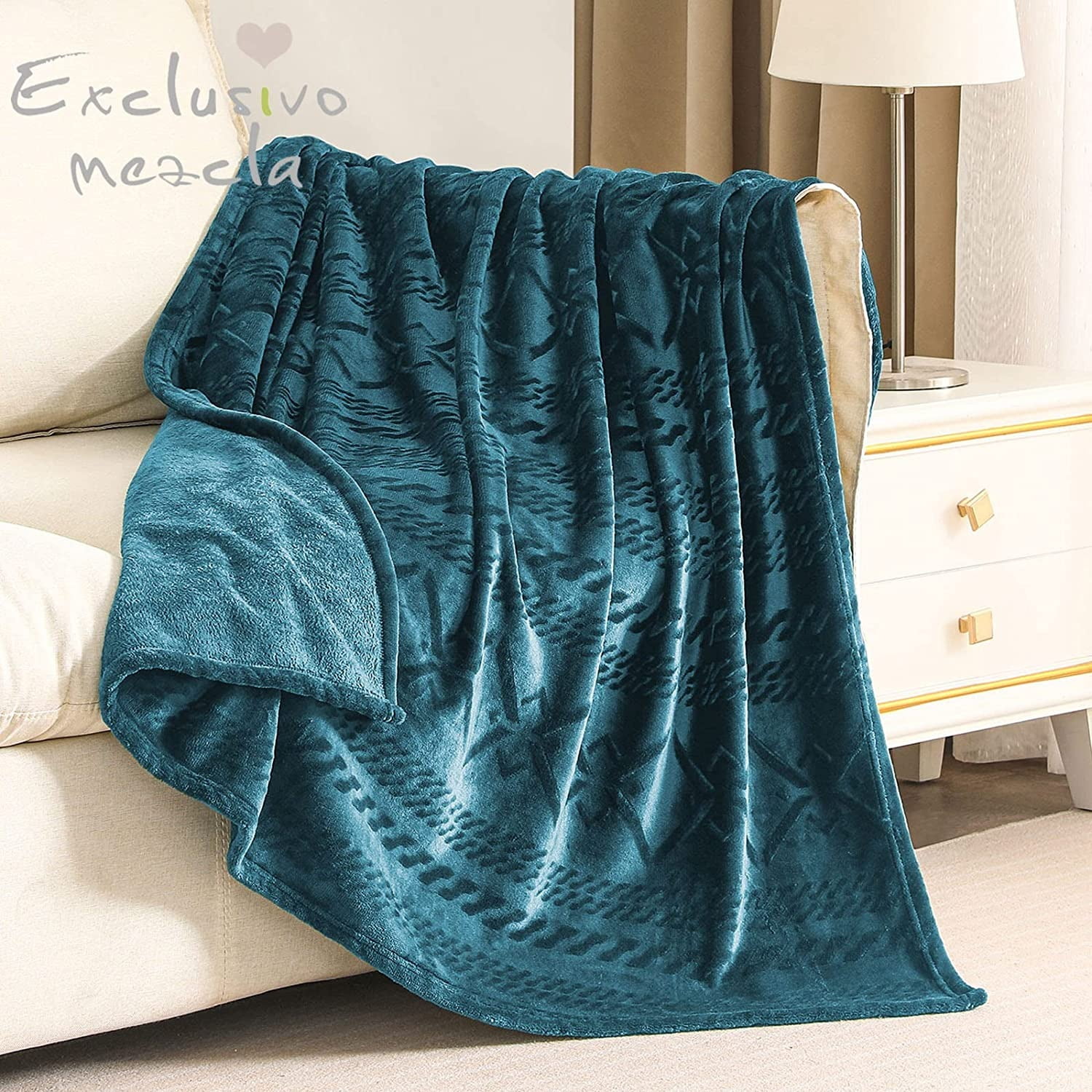 Exclusivo Mezcla Soft Throw Blanket, Large Fuzzy Fleece Blanket