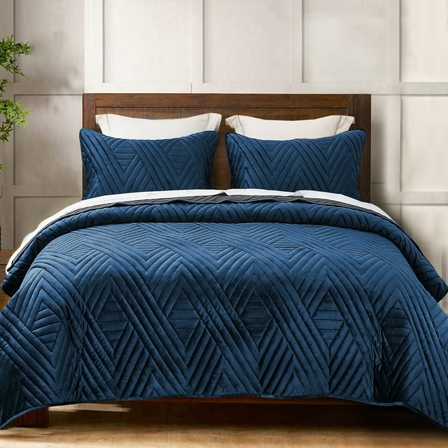 Exclusivo Mezcla Plush Navy Blue Velvet Quilts with Pillow Shams, Queen