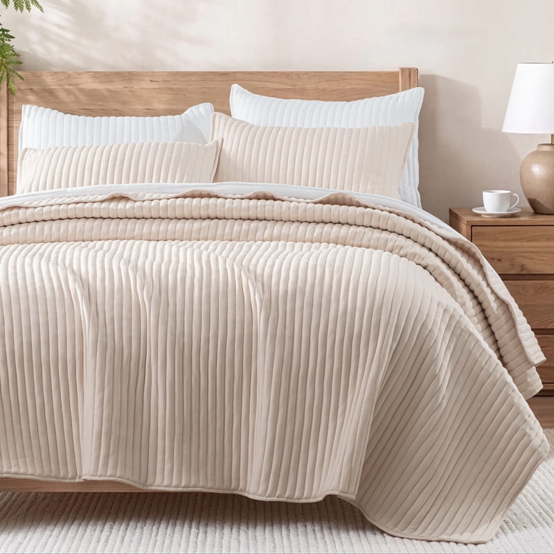 Exclusivo Mezcla Twin Quilt Bedding Set, Stripe Stitching Beige Quilts Twin Size for All Seasons, Soft Lightweight Microfiber Bedspreads Coverlets Bed Cover, 68"x88"