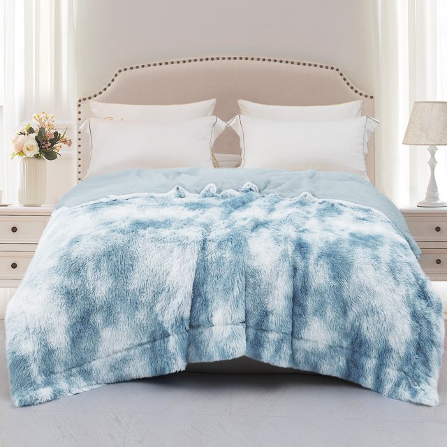 Exclusivo Mezcla Twin Size Faux Fur Bed Blanket, Super Soft Fuzzy and Plush Reversible Sherpa