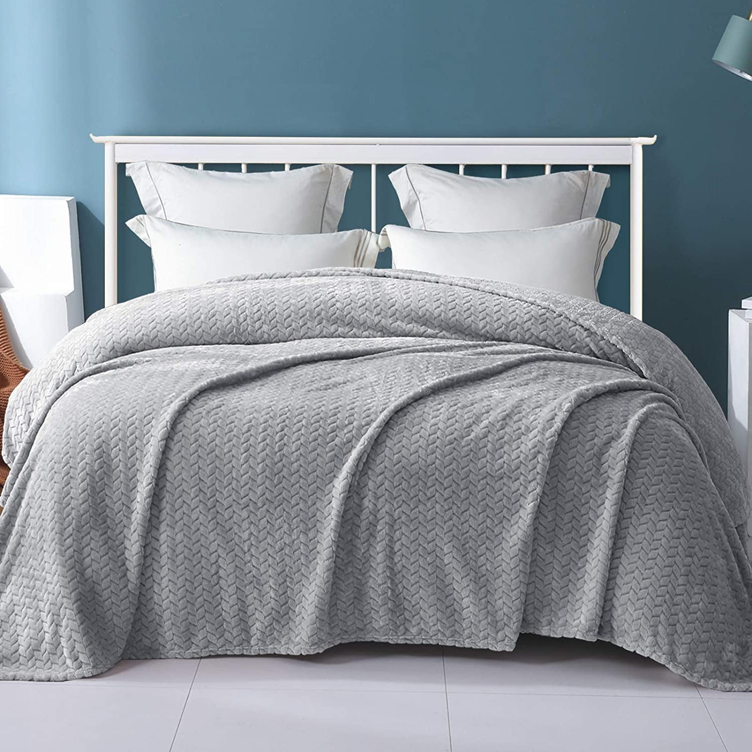 Exclusivo Mezcla Twin Size Flannel Fleece Blanket, 90"x66" Soft Jacquard Weave Leaves Pattern Velvet Plush Blanket for Bed, Cozy, Warm, Lightweight and Decorative Light Grey Blanket
