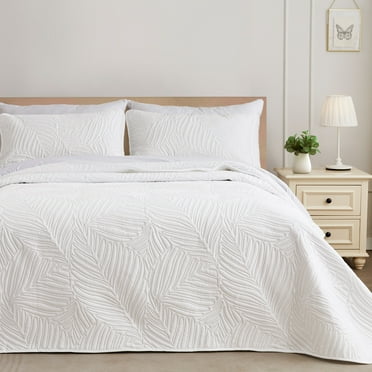 Exclusivo Mezcla Ultrasonic King Size Quilt Set White, 3 Pieces Lightweight Bedspread Leaf Pattern Bed Cover Soft Microfiber Coverlet Bedding Set for All Seasons