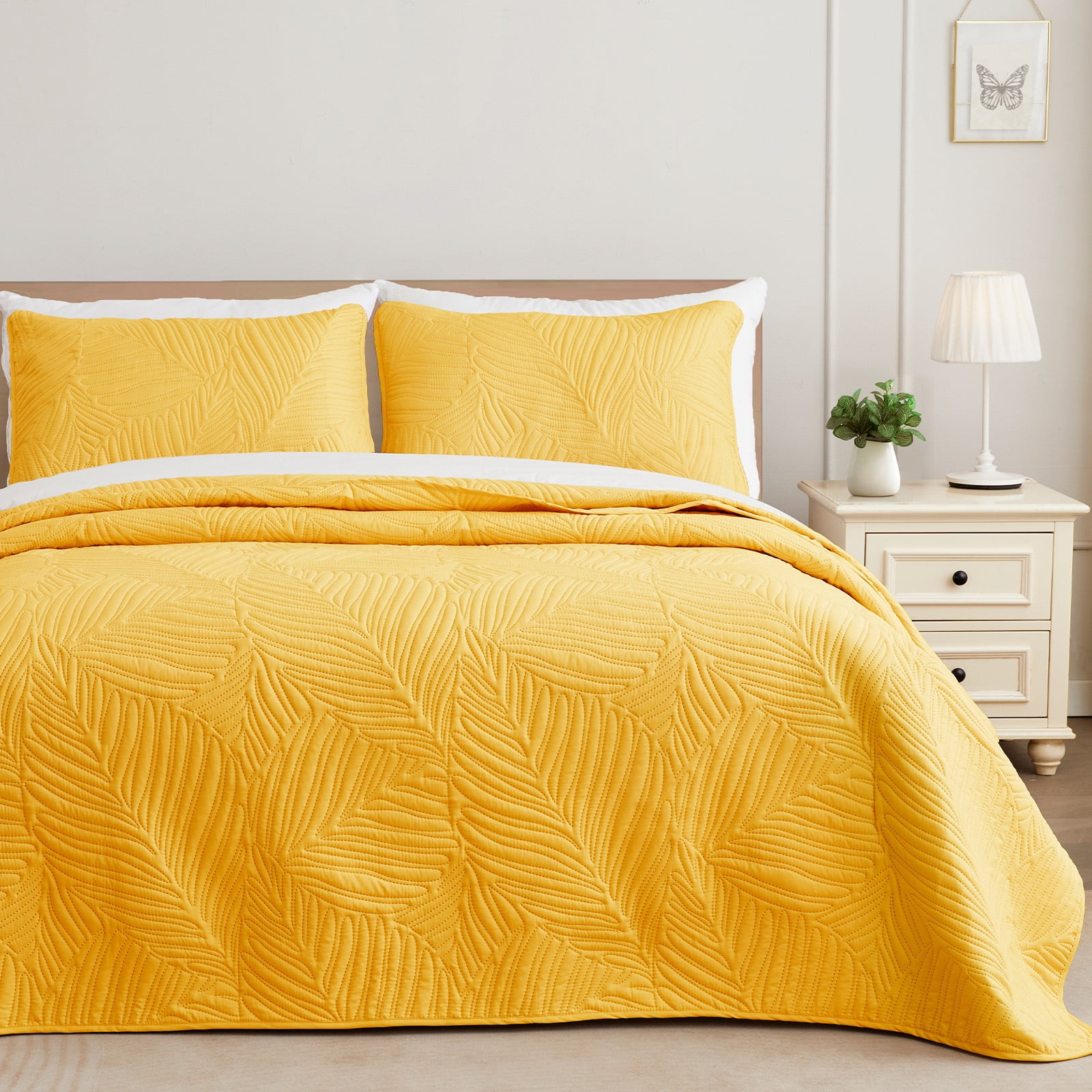 Exclusivo Mezcla Ultrasonic King Size Quilt Set Yellow, 3 Pieces