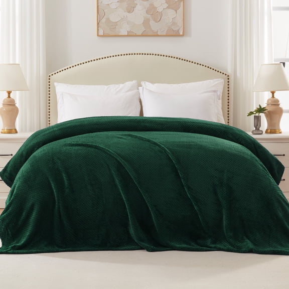 Exclusivo Mezcla Waffle Textured Soft Fleece Blanket, Queen Size Bed Blanket, Cozy Warm and Lightweight (Forest Green, 90"x90")