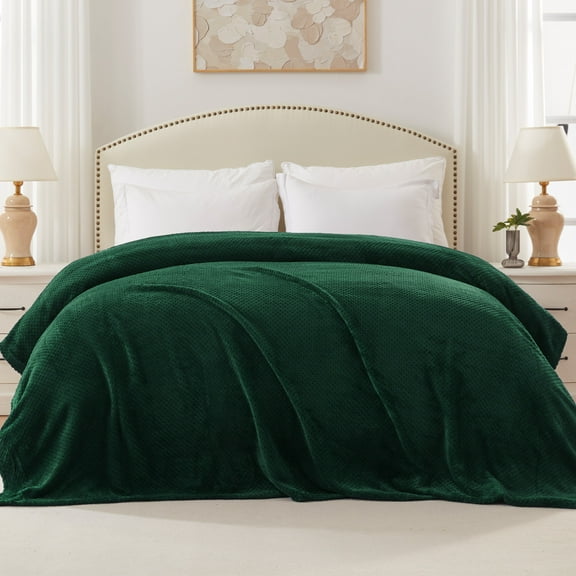Exclusivo Mezcla Waffle Textured Soft Fleece Blanket, Queen Size Bed Blanket, Cozy Warm and Lightweight (Forest Green, 90"x90")
