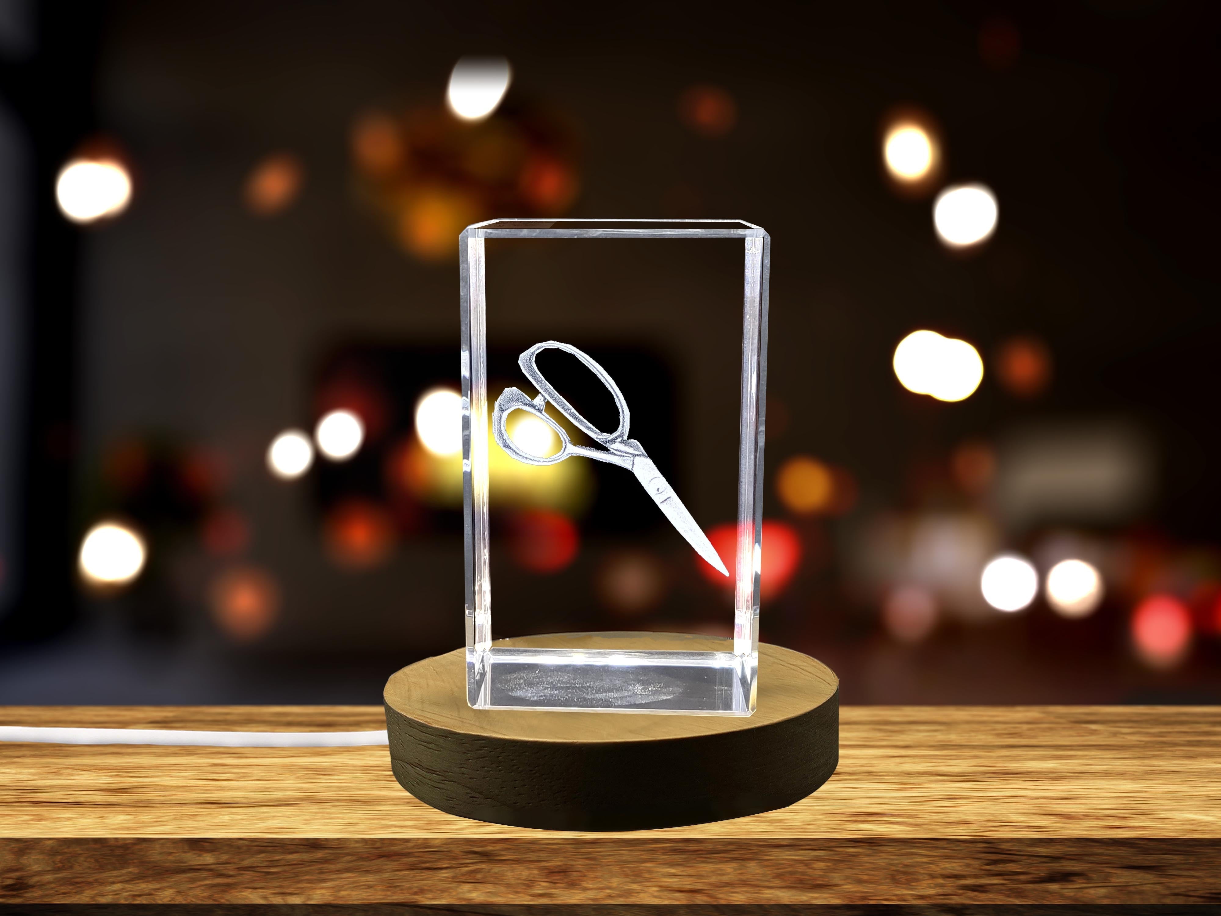 Exquisite 3D Engraved Crystal of Iconic Fabric Shears for Sewing Enthusiasts