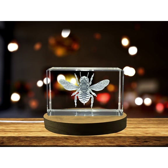 Exquisite Crystal Sculpture of a Wool Carder Bee| Unique Wildlife Decorative Gift