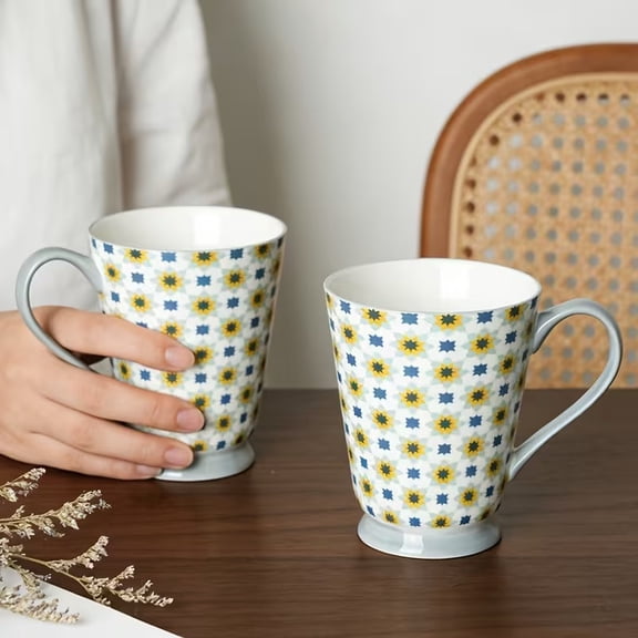 Exquisite Daisy Patterned Bone China Mug - Elegant Coffee, Tea, and Juice Cup for Home and Cafe Use