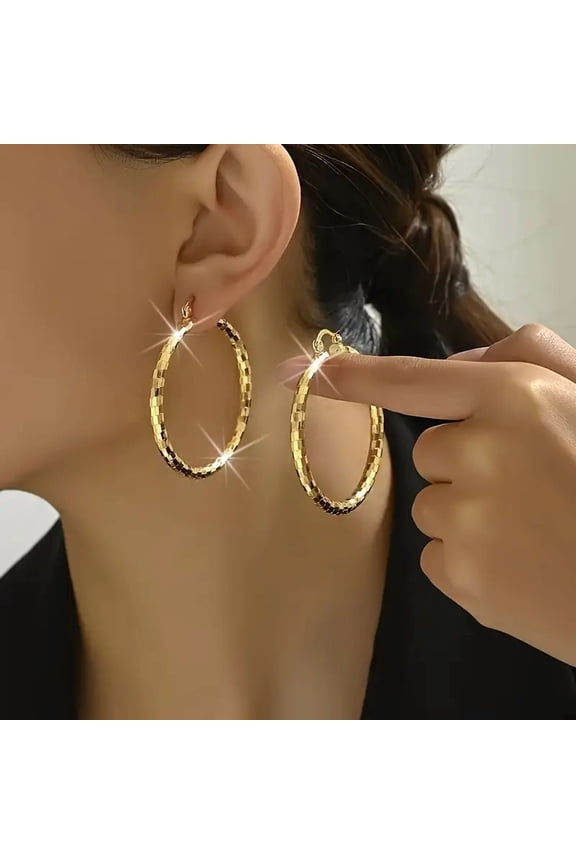 Exquisite Golden-plated Copper Hoop Earrings - Fashionable Unique Embossed Women's Party Ear Jewelry Gifts