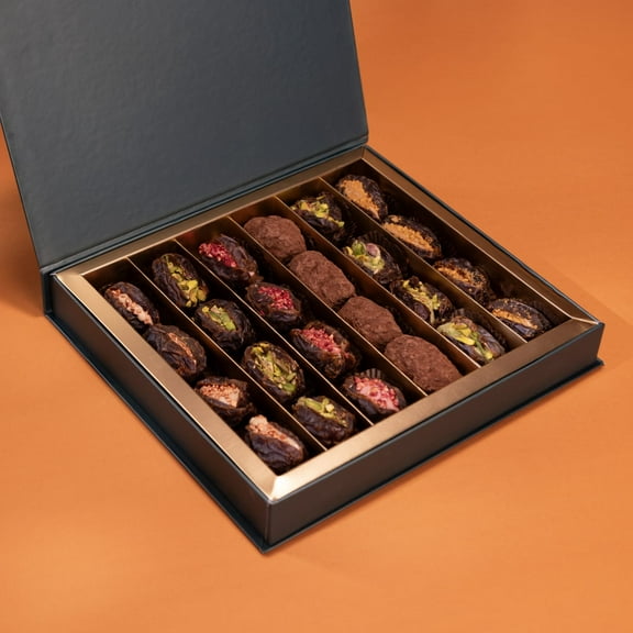 Exquisite Medjool Dates Collection: Elegance in Every Bite  A Ramadan Gifting Essential - 24 PCS
