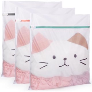 Can You Wash Cat Toys in a Delicated Bag: Easy & Safe Tips
