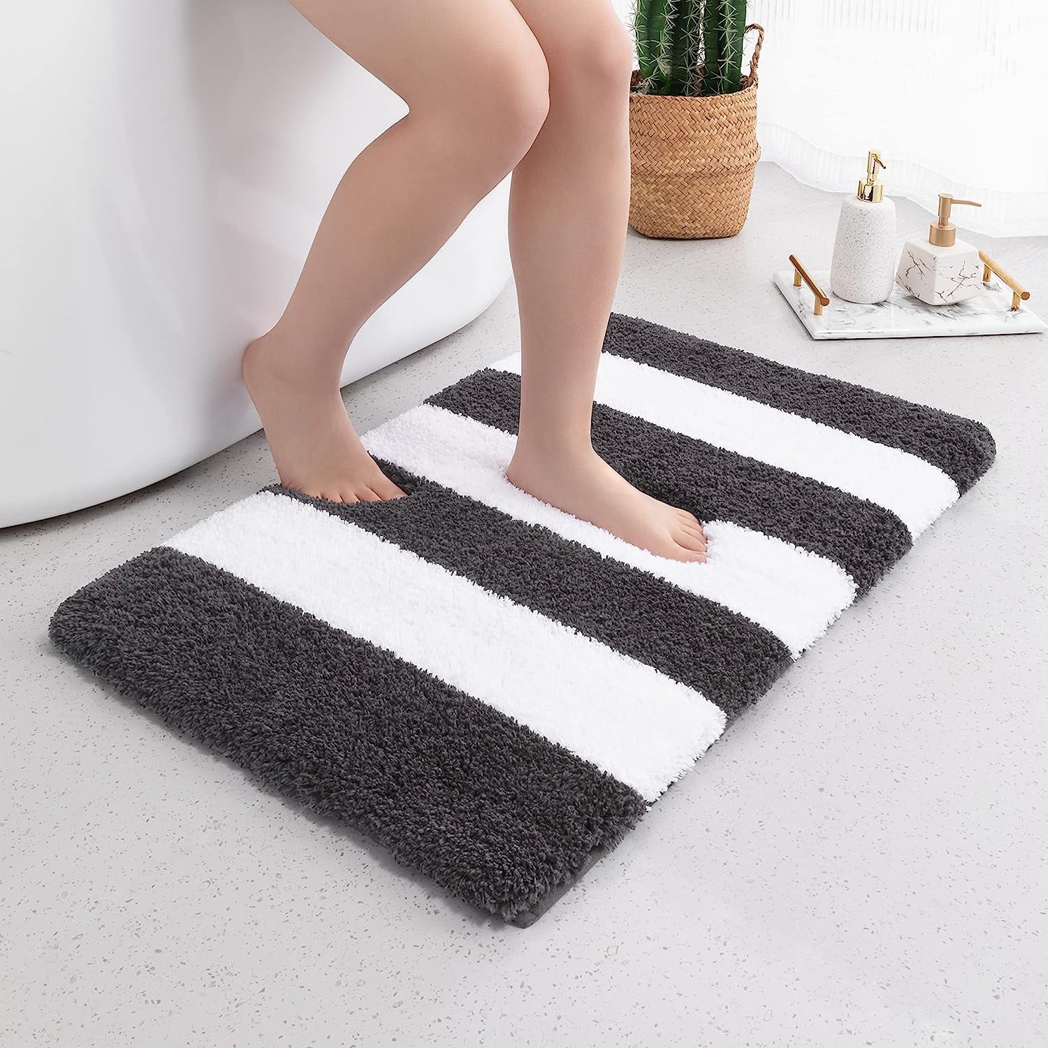 Extra Thick Plush Bathroom Rugs Non Slip Absorbent Soft Microfiber Bath ...