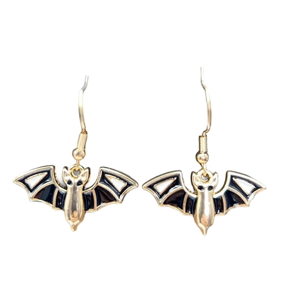 Eye Catching Bat Shape Ear Jewelry Detailed Painting And Featherlight Design Matching Both Casual And Party Attire