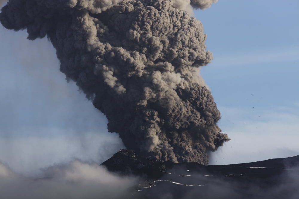 Eyjafjallajokull eruption Iceland Canvas Art - Martin RietzeStocktrek Images (17 x 12)