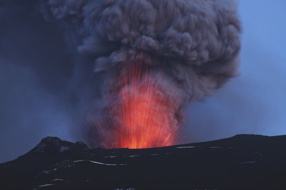 Eyjafjallajokull eruption Iceland Canvas Art - Martin RietzeStocktrek Images (17 x 12)