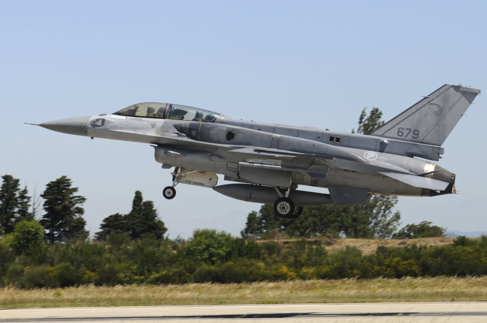 F-16D Falcon from the Republic of Singapore Air Force landing Canvas Art - Riccardo NiccoliStocktrek Images (34 x 23)