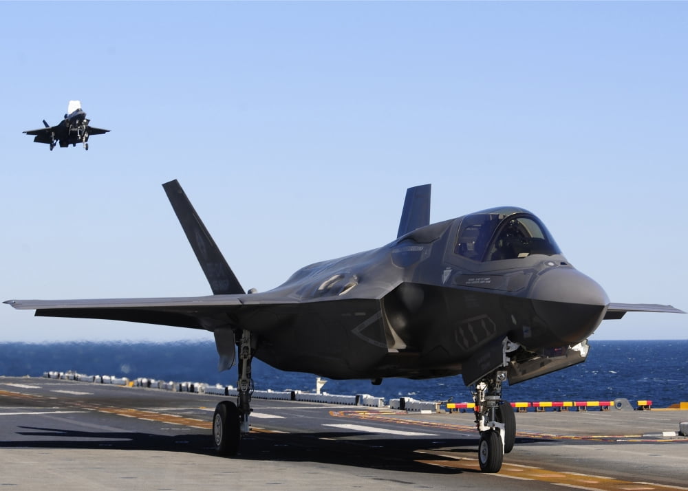 F-35B Lighnting II variants land aboard the flight deck of USS Wasp Canvas Art - Stocktrek Images (33 x 24)