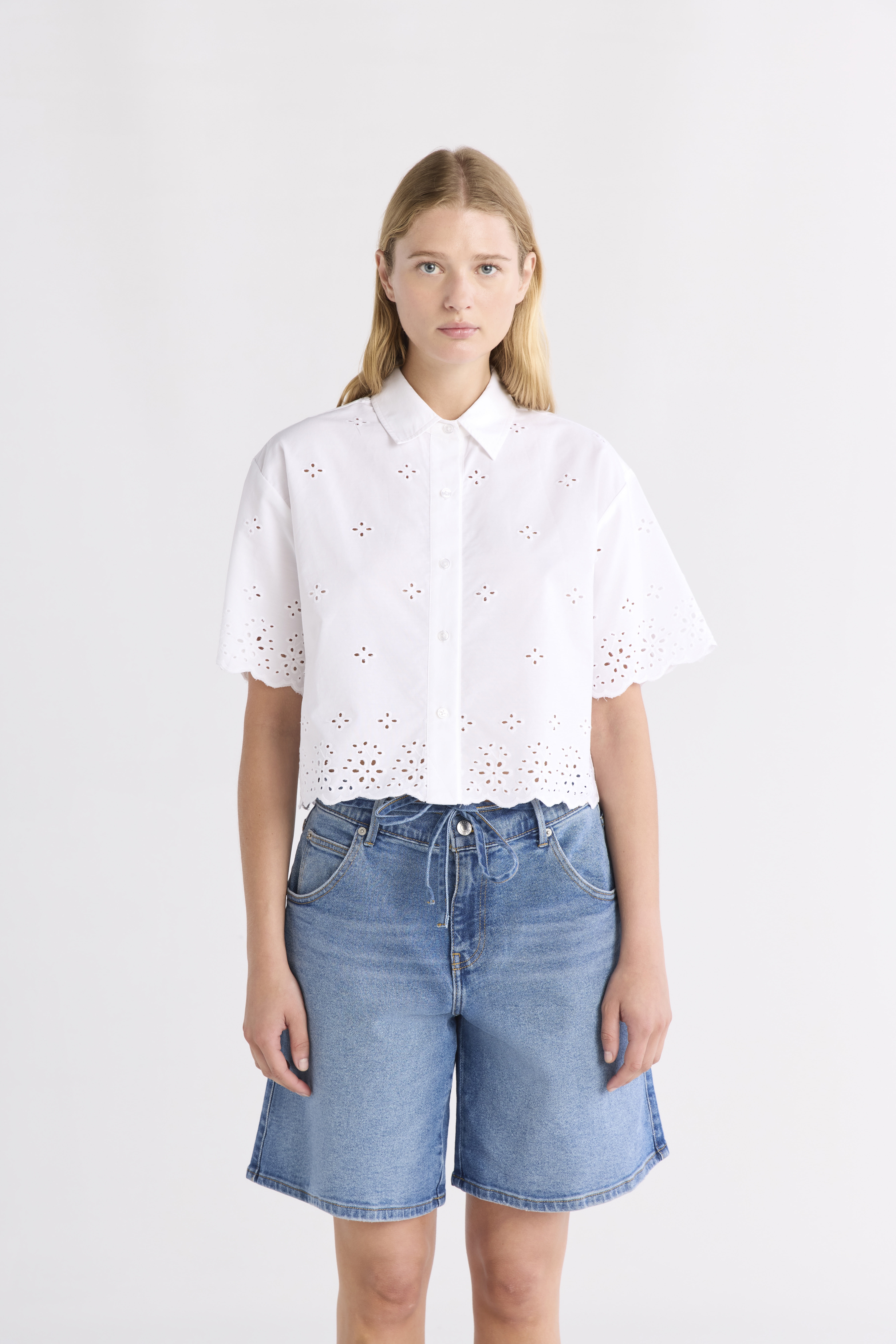 Free Assembly Women's and Women's Plus Cropped Cotton Eyelet Shirt, Sizes XS-4X