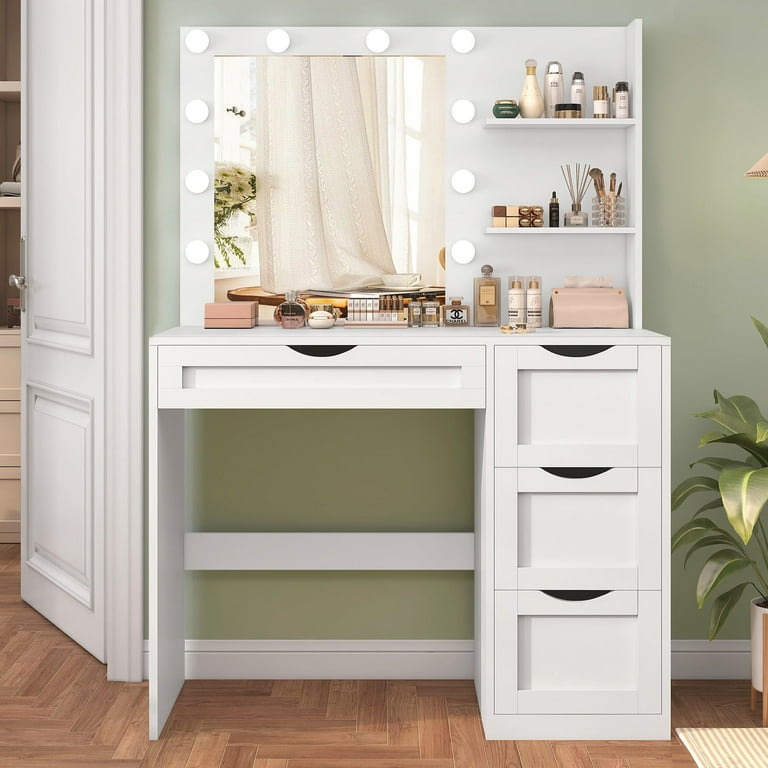 Choosing Mirrors That Combine LED and Storage