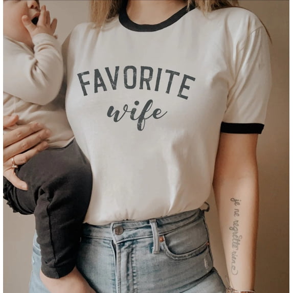 FAVORITE WIFE Graphic Ringer Tee