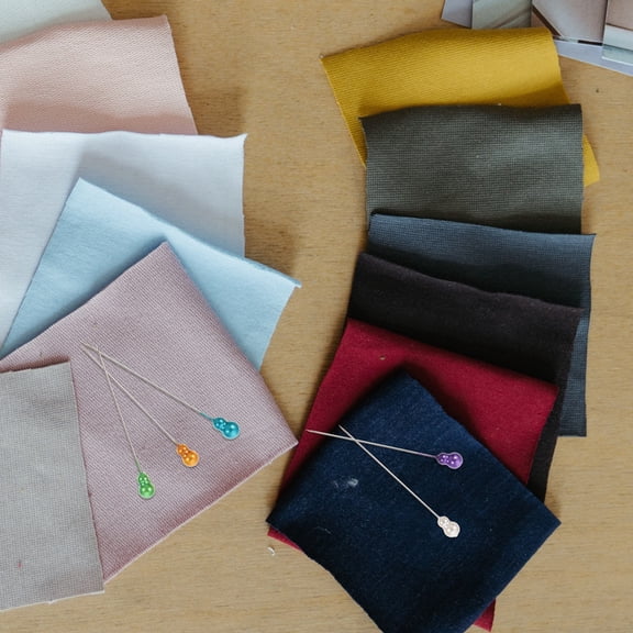 FENGGUIQU 200Pcs Push Pins with Hard Tips for Sewing Quilting and DIY Crafts Assorted Colors