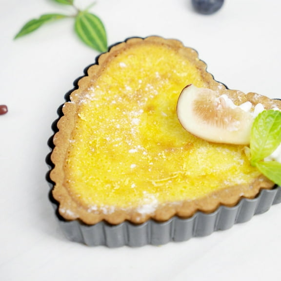 FENGGUIQU Non-Stick Heart-Shaped Carbon Steel Baking Pan for Kitchen Bakers and Home Cooking