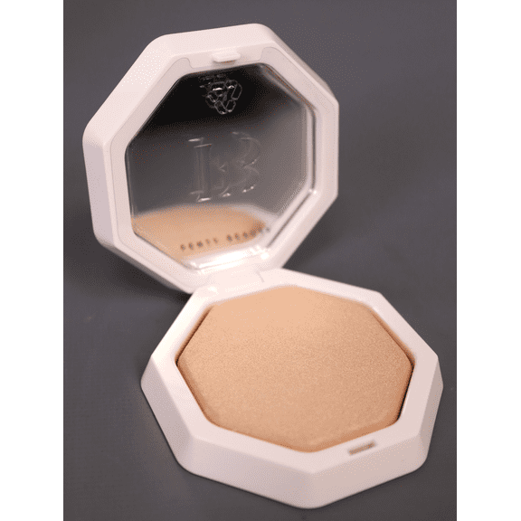 FENTY BEAUTY by Rihanna Demi'Glow Light-Diffusing Highlighter Color: 01 Pretty Purlz Size: N/A