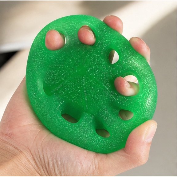FESTFENDS Grip Trainer Ball in Green with Soft Touch and Compact Size for Commuting and Winter Indoor Exercise