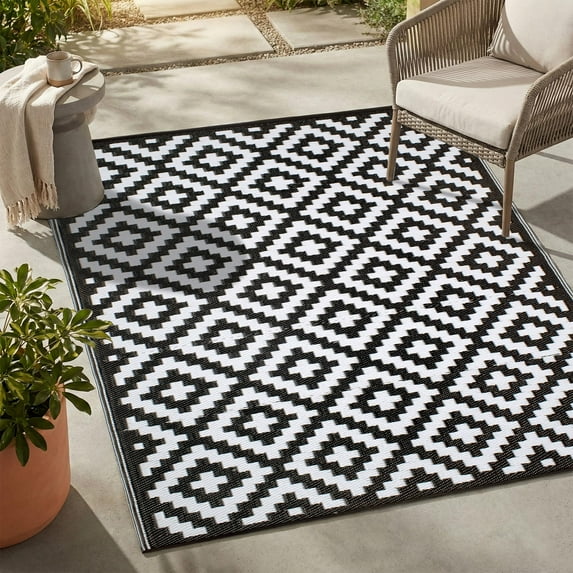 FH Home Outdoor Rug - Reversible - Indoor Use, Kids Room, Mudroom - Stain Resistant, Easy to Clean Weather Resistant Floor Mats - Aztec - Black/White (3 ft x 5 ft)