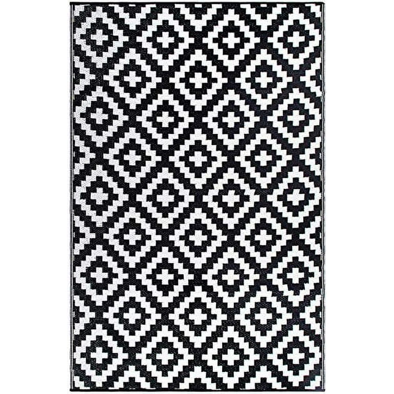 FH Home Outdoor Rug - Reversible - Indoor Use, Kids Room, Mudroom - Stain  Resistant, Easy to Clean Weather Resistant Floor Mats - Brittany Stripe -  Black & White (6 ft x 9 ft) 