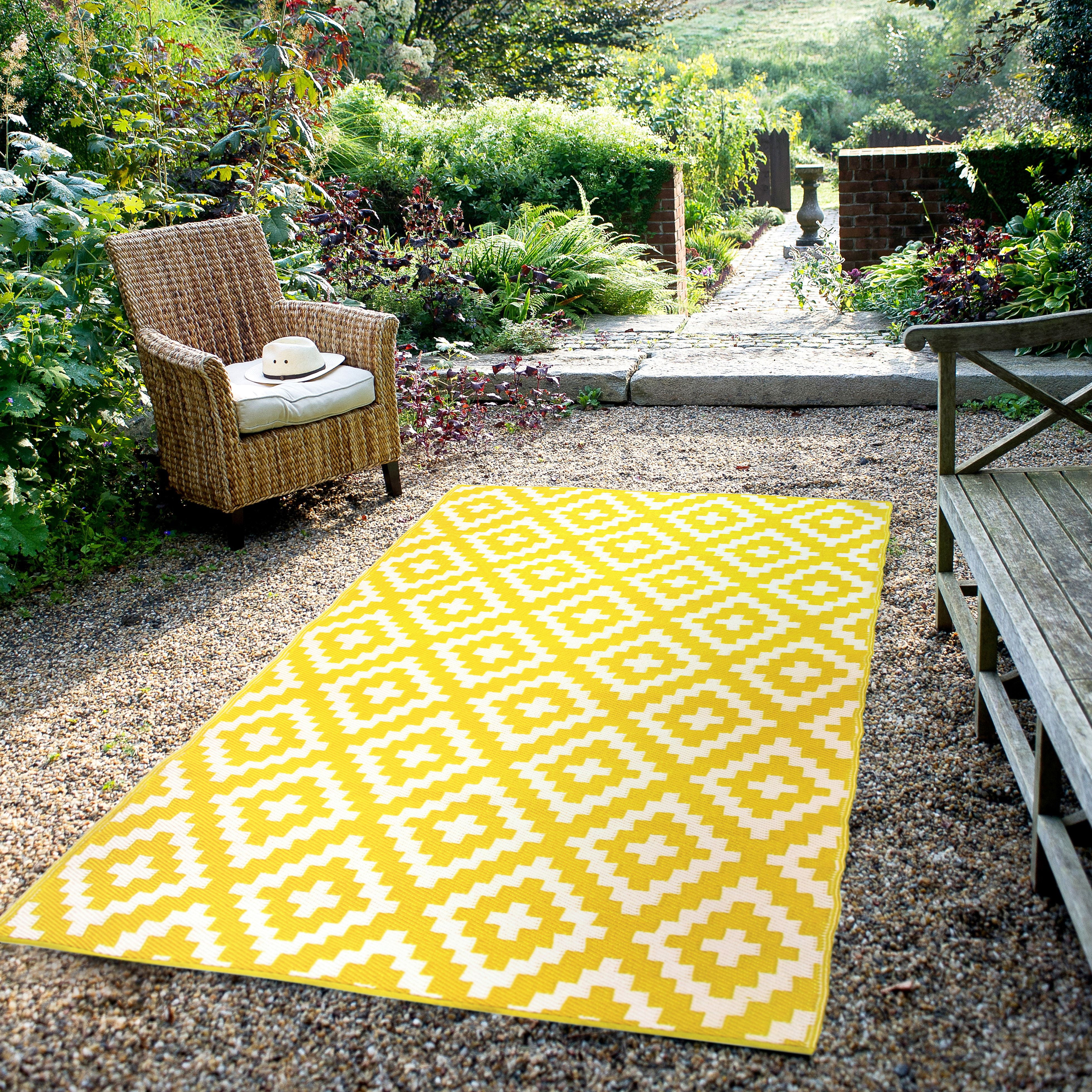 Fab Habitat Outdoor Rug - Waterproof, Fade Resistant, Crease-Free - Premium  Recycled Plastic - Striped - Large Patio, Deck, Sunroom, Camping, RV 