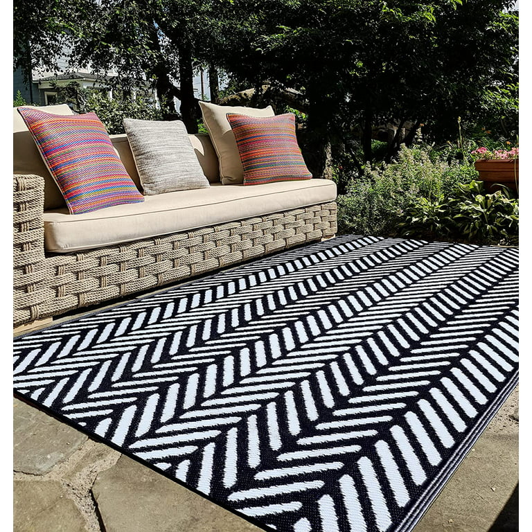 FH Home Outdoor Rug - Waterproof, Fade Resistant, Crease-Free - Premium  Recycled Plastic - Striped - Patio, Deck, Porch, Balcony, Laundry Room 