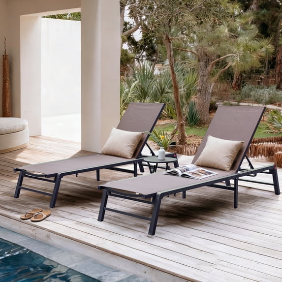 FHVIT Aluminum Chaise Lounge Chair Outdoor, Foldable Assemble-Free Patio Lounge Chair with 5 Adjustable Backrest for Poolside Beach Lawn 2 Set with table Brown