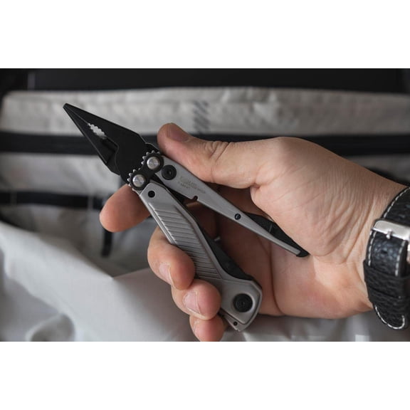 FLASH MT - The FLash MT is a street-smart multi-tool that boasts everyday capabilities in a compact package that features modern style for everyday use all day