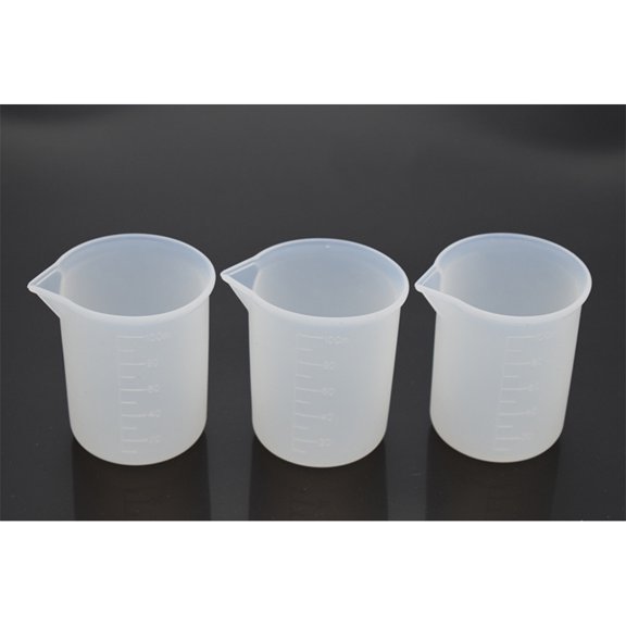 FOMIYES 2Pcs White Silicone Liquid Measuring Cups Heat Resistant for Baking and Lab Use