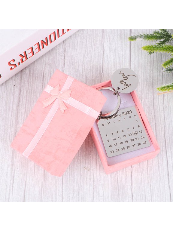 Stainless Steel Calendar Keychain for Couples with Engraved Heart Pattern
