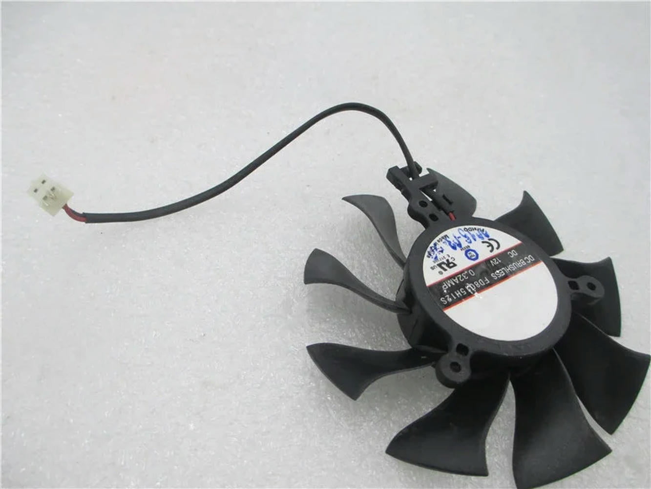 Ventilateur De Remplacement Pour Carte Graphique MSI Radeon R7950 - 75mm, 4 Broches, 12V - Firstdo