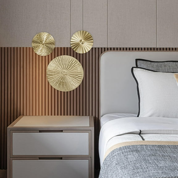 FRCOLOR 4pcs Modern Wavy Round Metal Wall Art Creative Wrought Iron Irregular Disc Wall Decoration For Home Decor Photo Shoots Golden