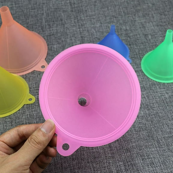 FRCOLOR 5pcs Mini Colorful Plastic Funnels for Bottle Filling Perfumes Bottle Essential Oils Liquid Transferring (Mixed Color)