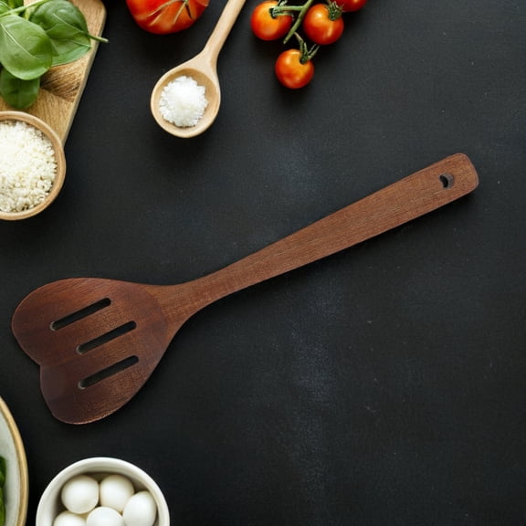 FRCOLOR Heart Shaped Wooden Slotted Spoon Ergonomic Colander Long-Lasting Kitchen Tool Easy To Clean Slotted Spoon For Home Cooking And Food Decoration