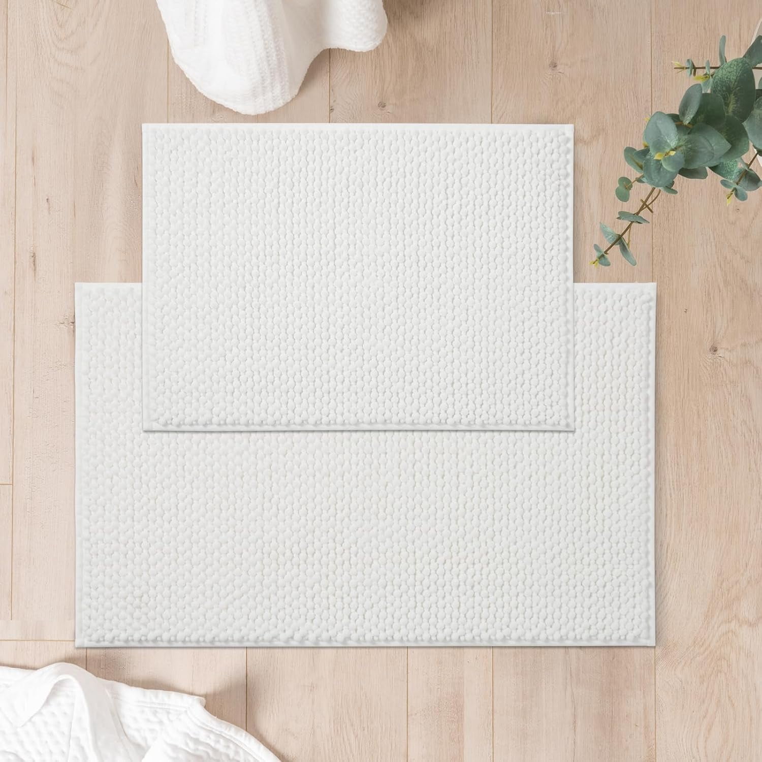 FRESHMINT Chenille Bathroom Rugs 2 Piece Set 17''x24''+20''x32'', Non-Slip & Absorbent Bath Mats, Washable Shower Floor Mat, White