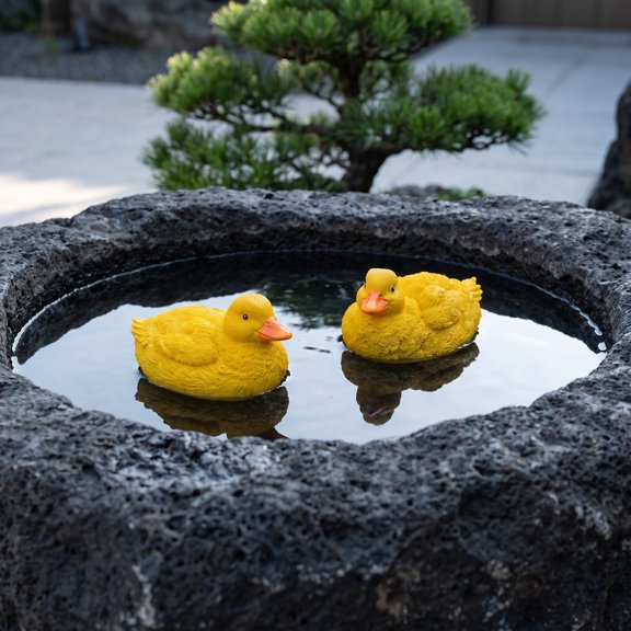 FUTUREORYY Duck Pool Floats, Vivid Yellow Resin Statues for Outdoor Water Features