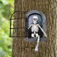 FXYHalloween Skeleton The Door Tree Hugger Garden Statue Skull Resin