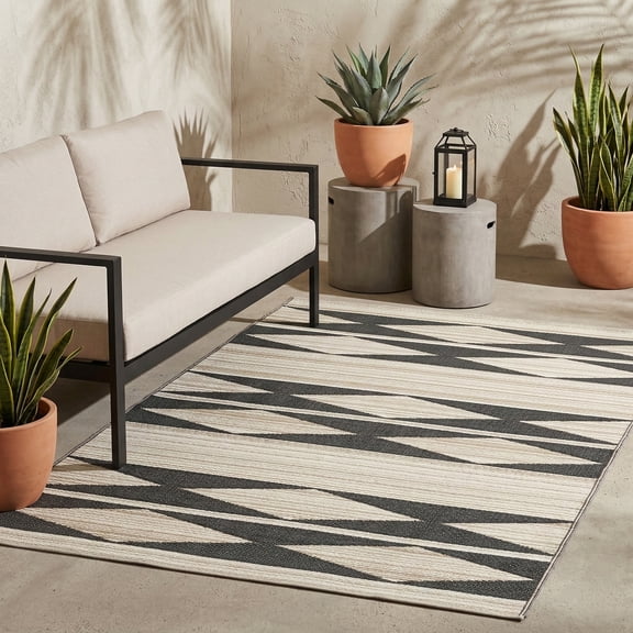 Fab Habitat Outdoor Rug - Waterproof, Fade Resistant, Crease-Free - Premium Recycled Plastic - Geometric Tribal - Patio, Deck, Porch, Balcony, Laundry Room - Cairo - Natural & Black - 4 x 6 ft
