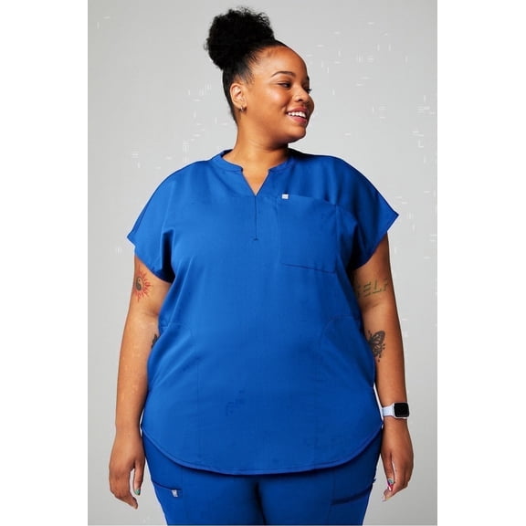 Fabletics Women's Evolve 3-Pocket Scrub Top with an Oversized Fit - MotionTech, 4-Way Stretch, Wrinkle-Resist, Anti-Shrink (Sizes Vary)
