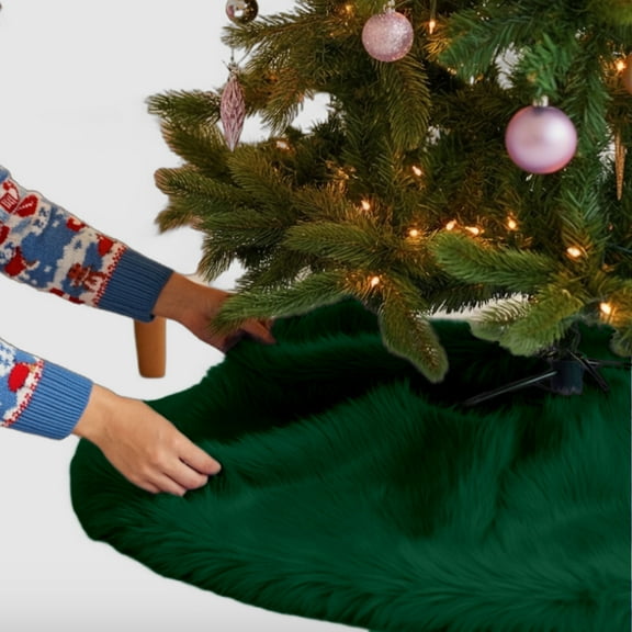 FabricLA Kelly Green Faux Fur Tree Skirt Cut - 36-Inches with Rounded Edges (No Backing) for Christmas