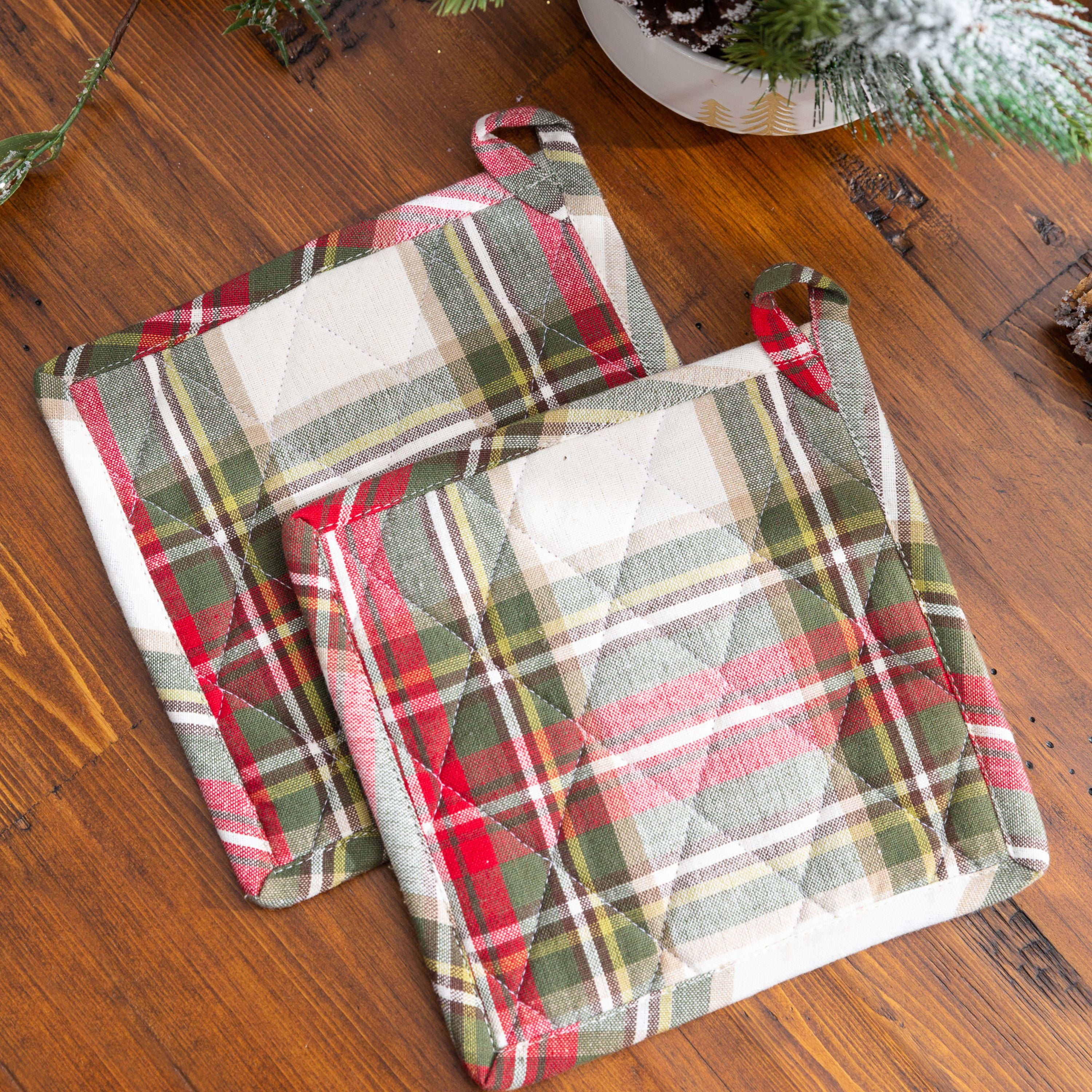 Fabstyles Celebration Plaid 2 Piece Pot Holder Set, 100% Cotton, 8" X 8"