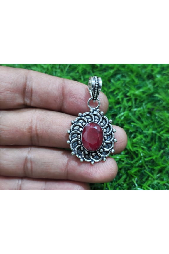 Fabulous Madagascar Red Ruby Faceted Gemstone Handmade 925 Sterling Silver Pendant 15mm