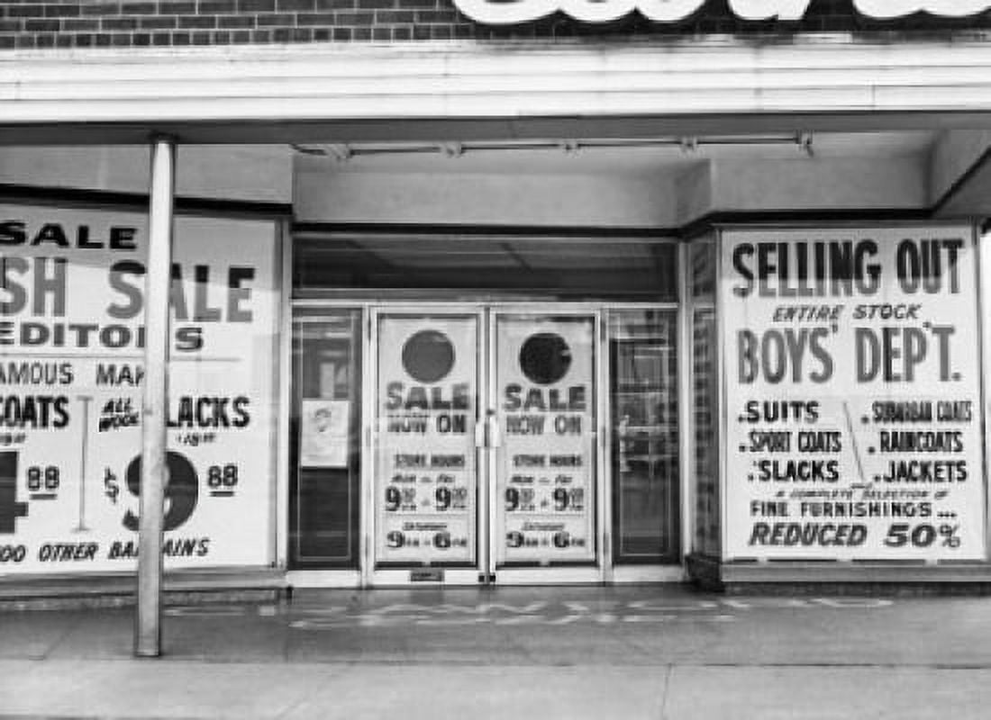 Facade of a clothing store Canvas Art - (24 x 36)
